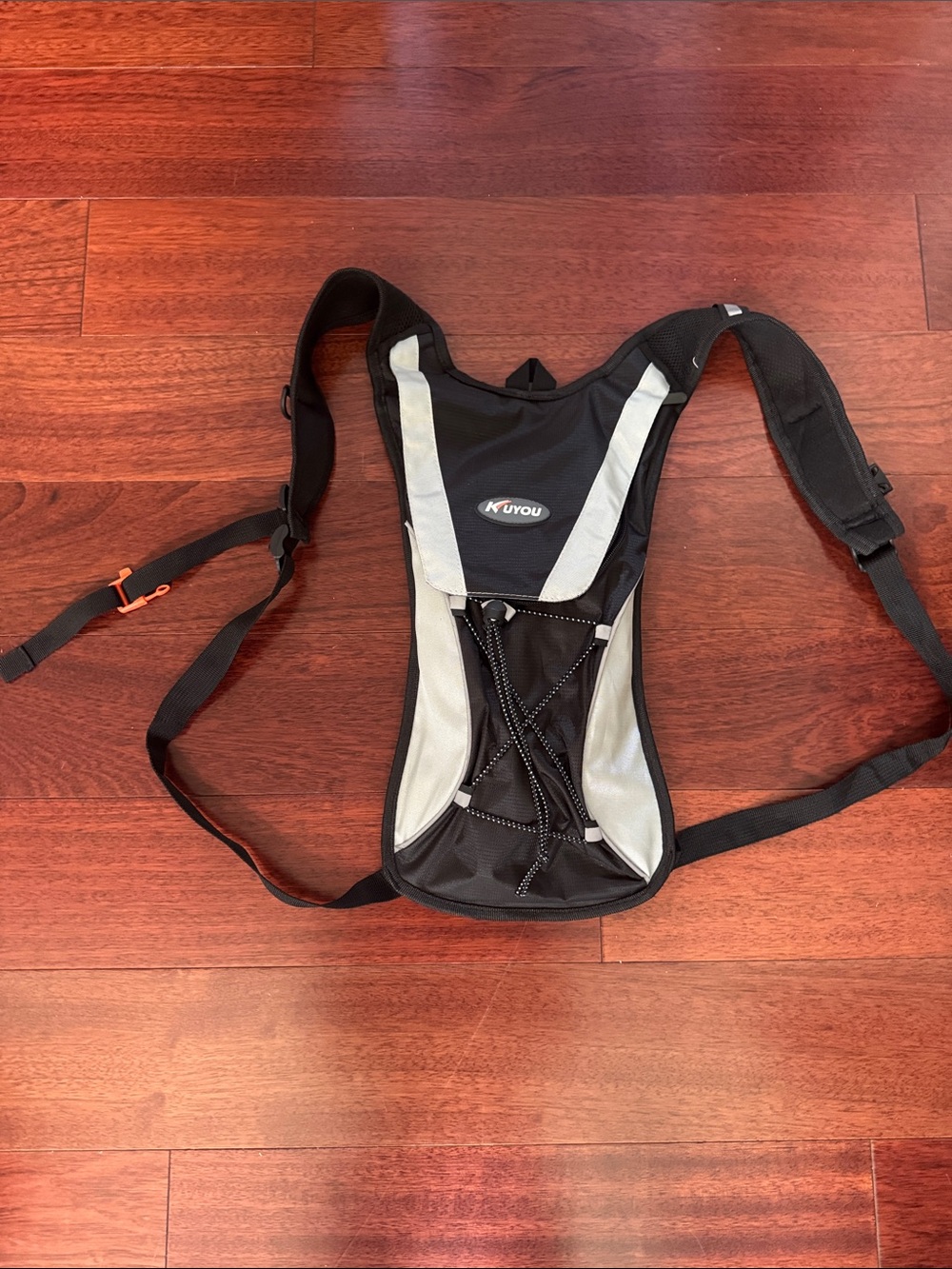 Men's Black and Gray Hydration Backpack kuyou never used good condition
